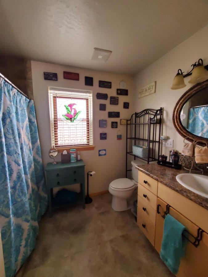 Grizzly Roadhouse Bed And Breakfast Cortez Dış mekan fotoğraf