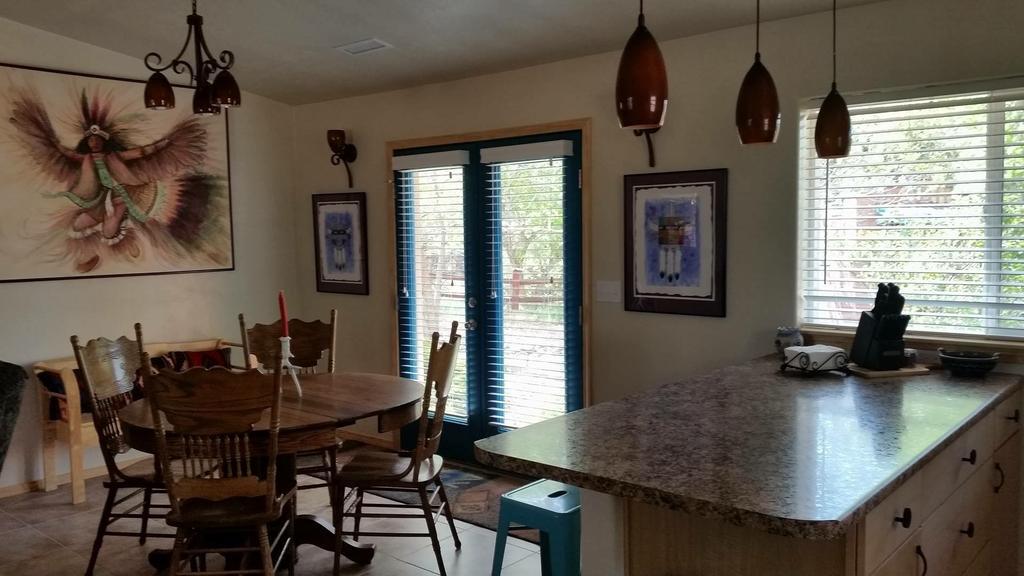 Grizzly Roadhouse Bed And Breakfast Cortez Dış mekan fotoğraf