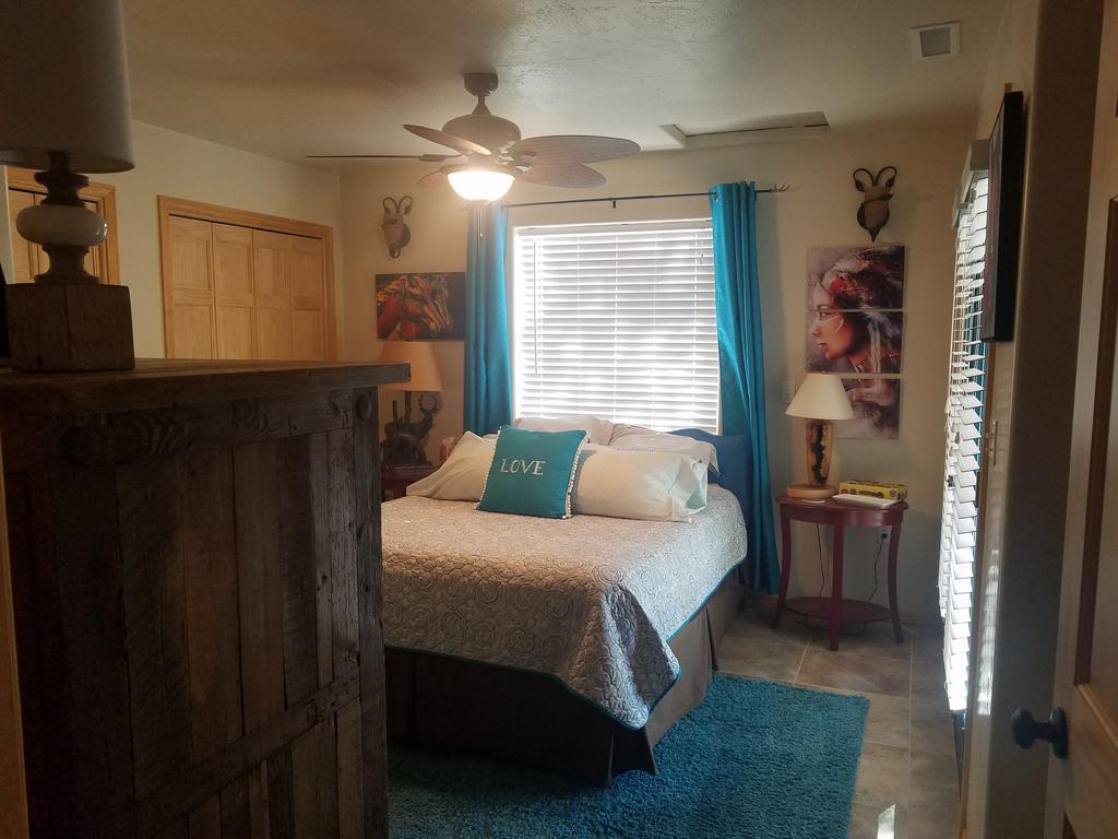 Grizzly Roadhouse Bed And Breakfast Cortez Dış mekan fotoğraf