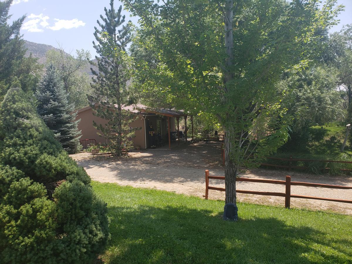 Grizzly Roadhouse Bed And Breakfast Cortez Dış mekan fotoğraf